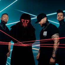 smash-into-pieces-elysee-montmartre